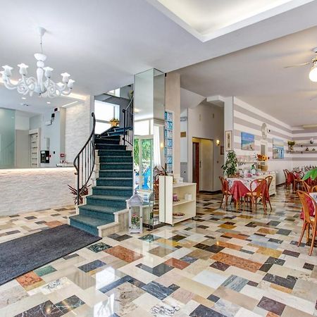Hotel Puppi Католика Екстериор снимка