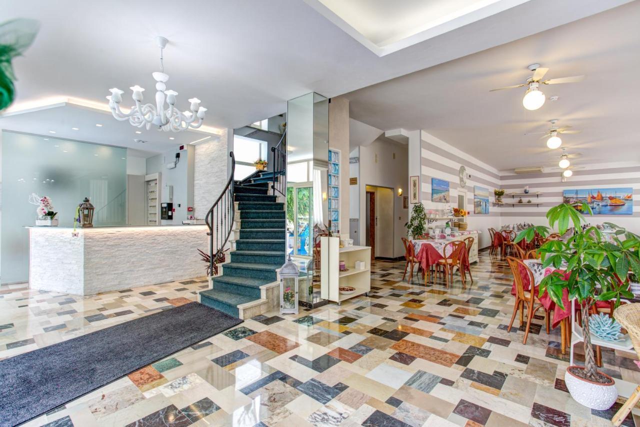 Hotel Puppi Католика Екстериор снимка