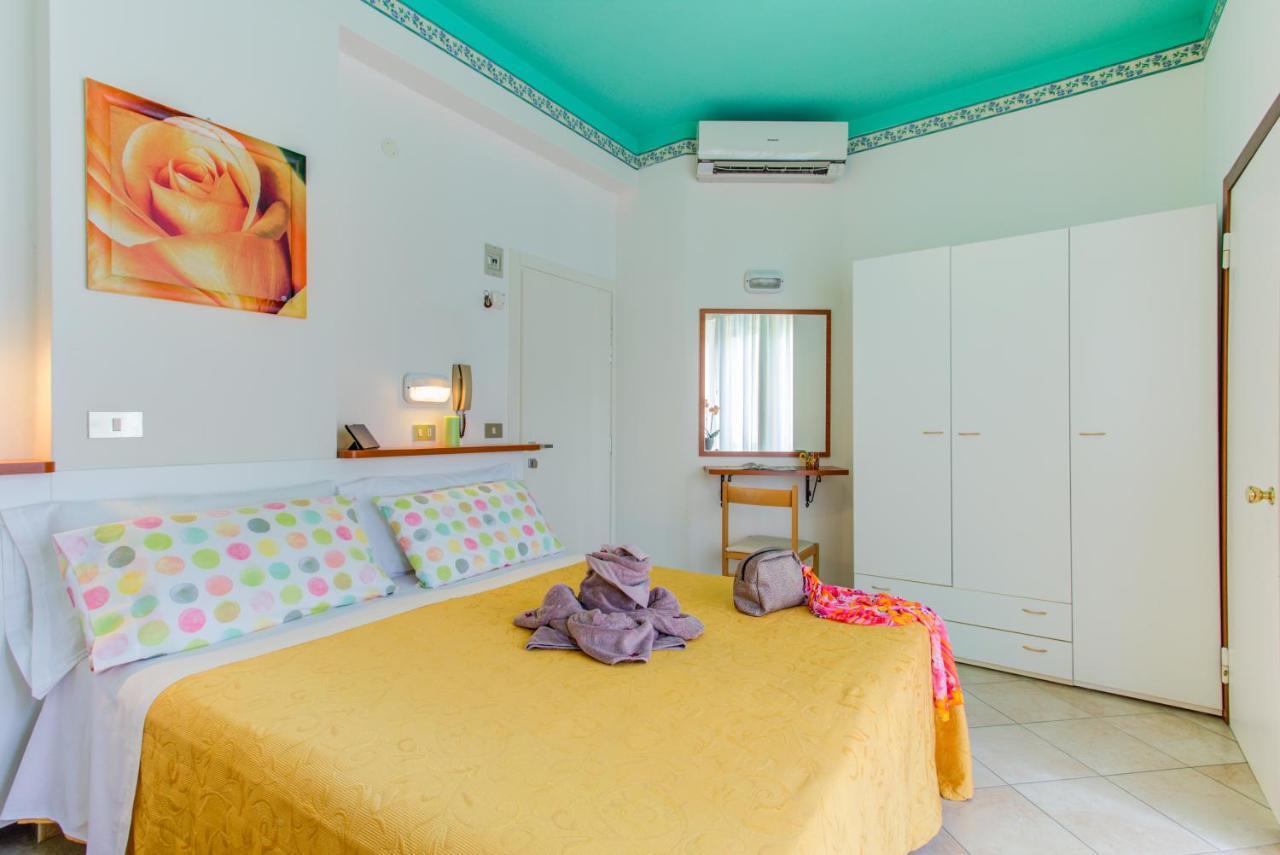 Hotel Puppi Католика Екстериор снимка